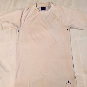 Jordan’s t-shirt size M